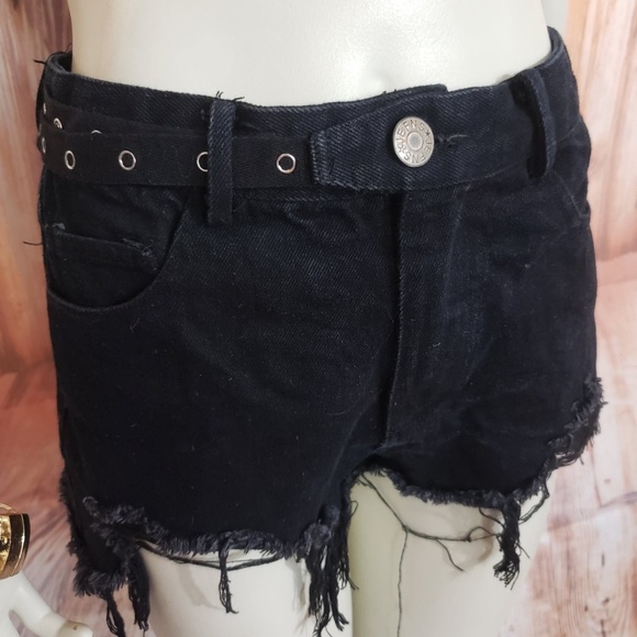 CHERRYBOOM STUDIO BLACK DISTRESSED DENIM SHORTS M - Picture 8 of 8
